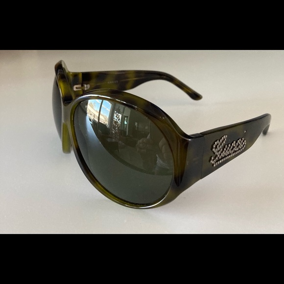 GUCCI SUNGLASSES